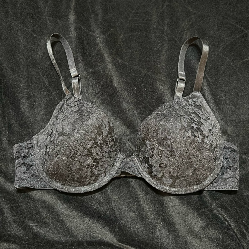 Black Lace Bra, NO SIZE TAG - Picture 1 of 2